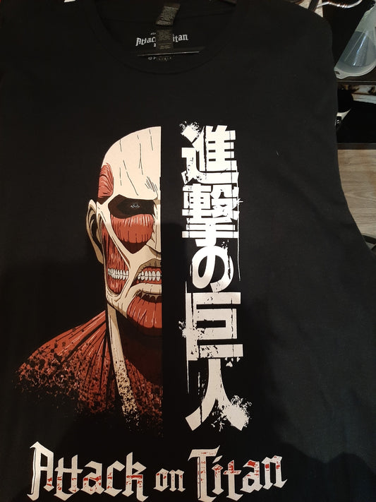 Attack on Titan T-shirt (Black)